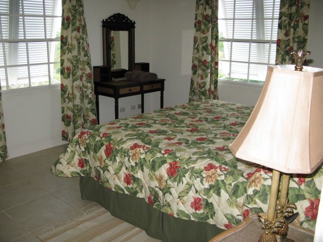 6 Bedroom 2